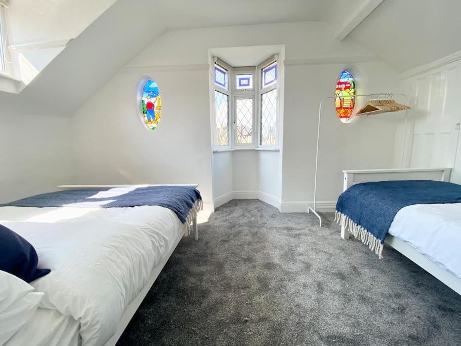 Charming Seaside Cottage In Leigh-On-Sea Сътън он Сий Екстериор снимка