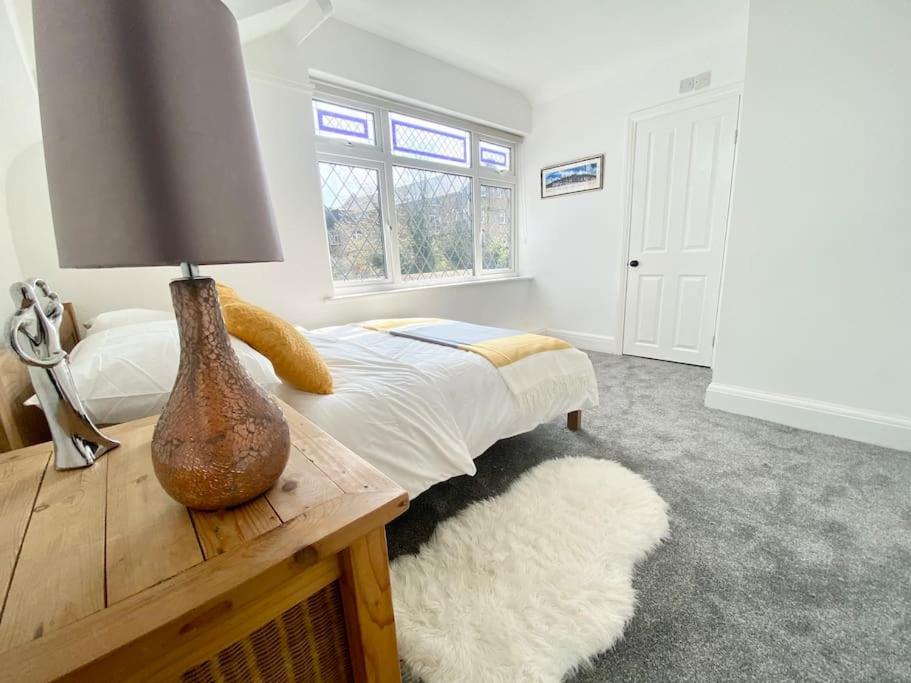 Charming Seaside Cottage In Leigh-On-Sea Сътън он Сий Екстериор снимка