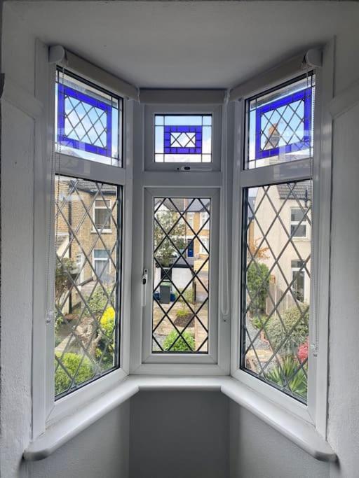 Charming Seaside Cottage In Leigh-On-Sea Сътън он Сий Екстериор снимка
